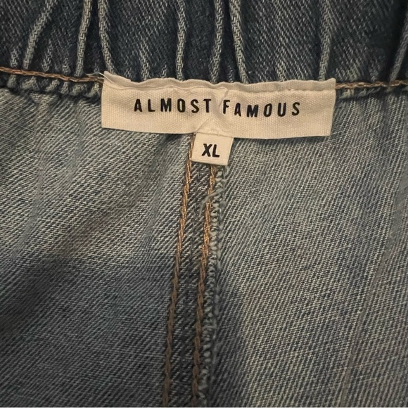 Almost Famous Denim Jeans Shorts Distressed Pull On W/drawstring Light Blue XL - Picture 3 of 4